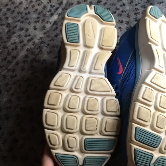 👟 Women’s Nike Shoes size 6 1/2 👟 - Picture 5 of 7